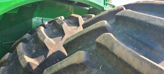 2016 John Deere S670 Combine