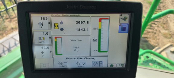 2016 John Deere S670 Combine