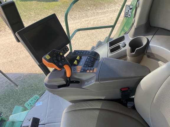 2021 John Deere S780 Combine