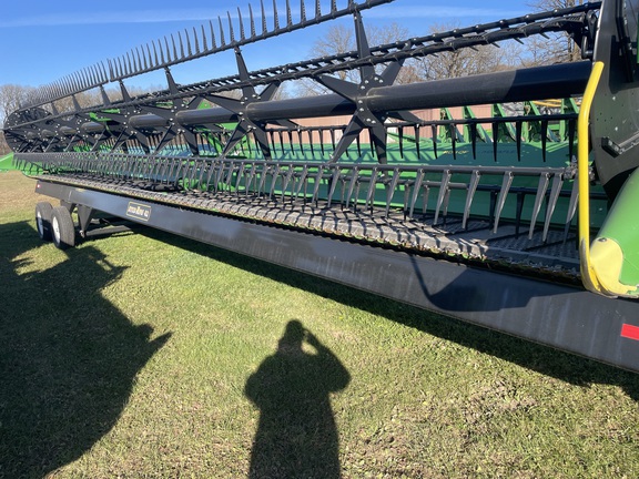 2024 John Deere RD40F Header Combine