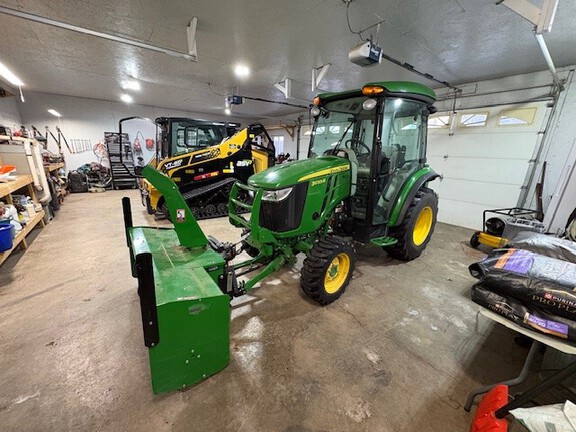 2022 John Deere 3033R Tractor Compact