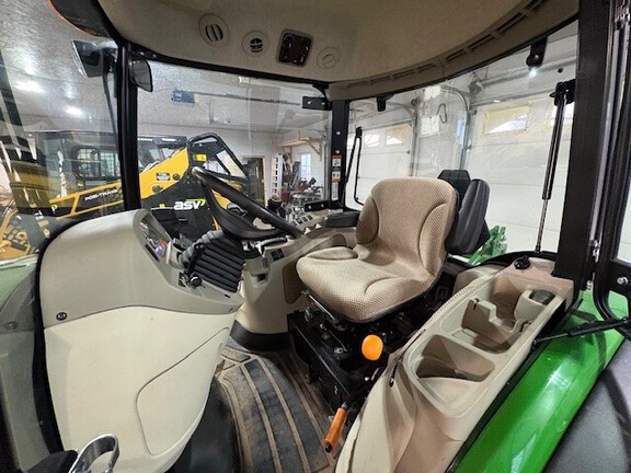 2022 John Deere 3033R Tractor Compact