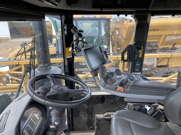 2019 RoGator RG1100C Sprayer/High Clearance