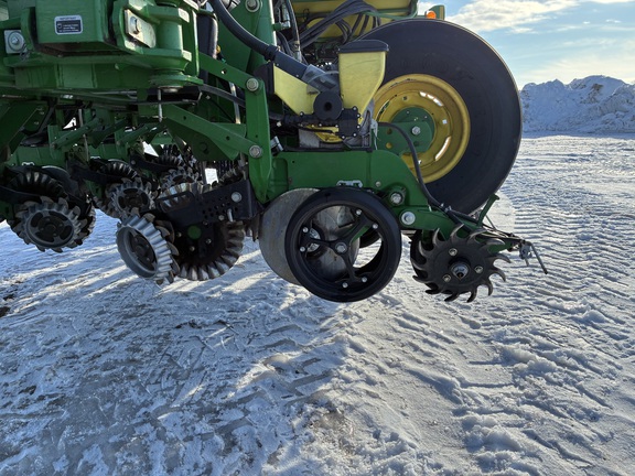 2012 John Deere 1770NT CCS Planter