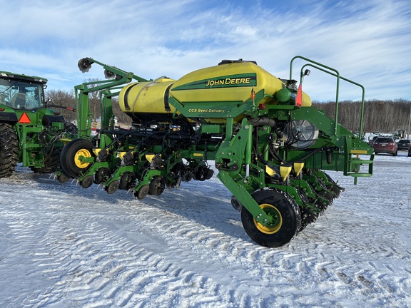 2012 John Deere 1770NT CCS Planter