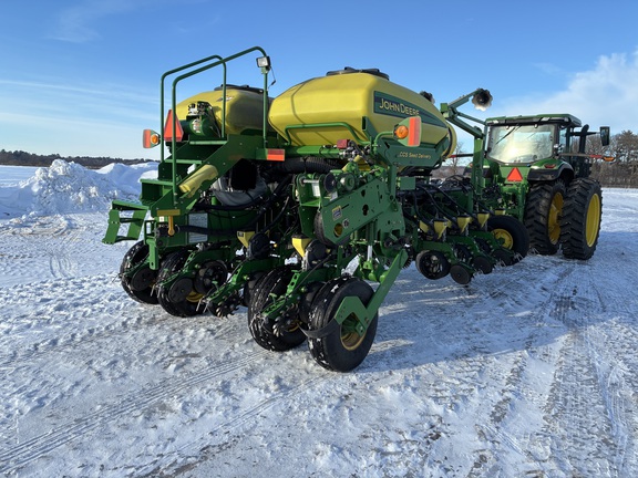 2012 John Deere 1770NT CCS Planter