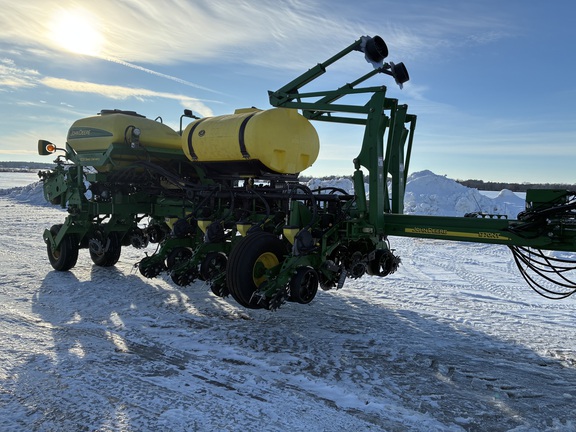 2012 John Deere 1770NT CCS Planter