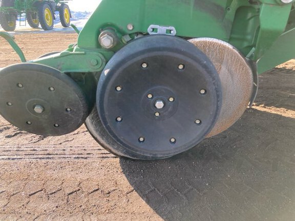 2011 John Deere 1760 Planter