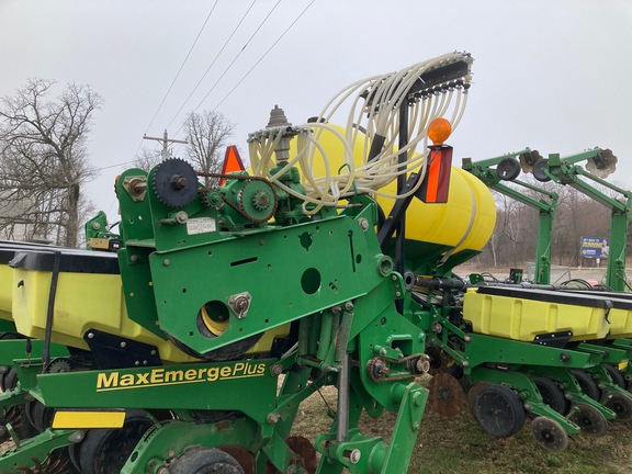 2002 John Deere 1770NT Planter
