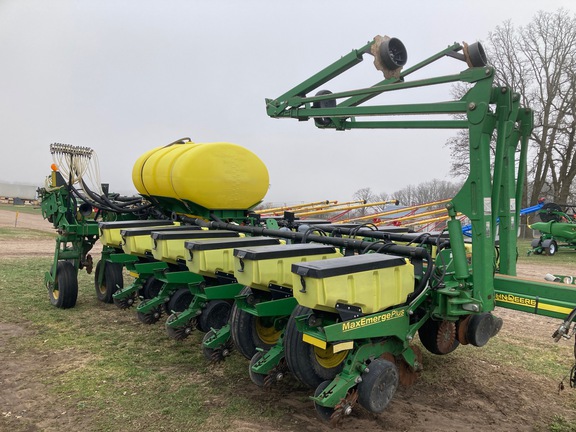 2002 John Deere 1770NT Planter