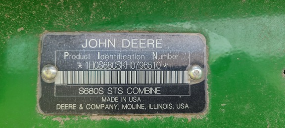 2017 John Deere S680 Combine