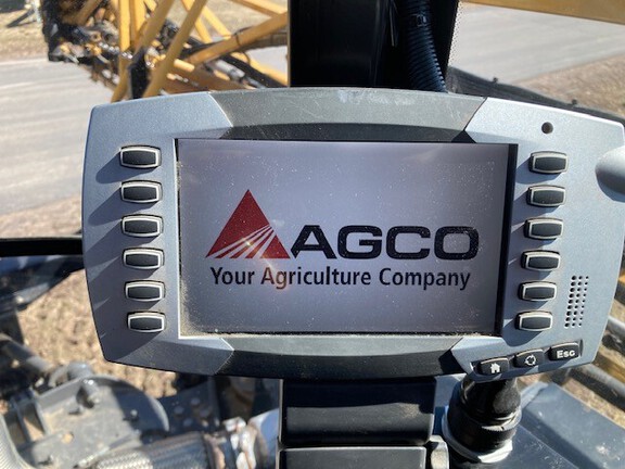 2013 RoGator RG1100 Sprayer/High Clearance
