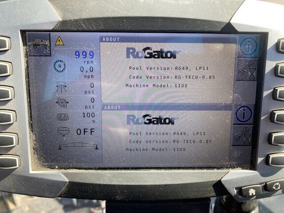 2013 RoGator RG1100 Sprayer/High Clearance