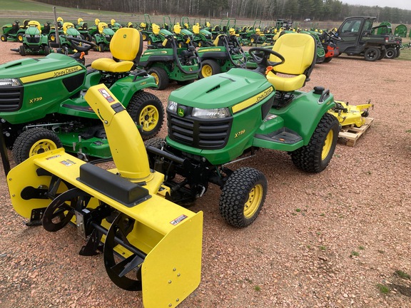 2014 John Deere X739 Garden Tractor