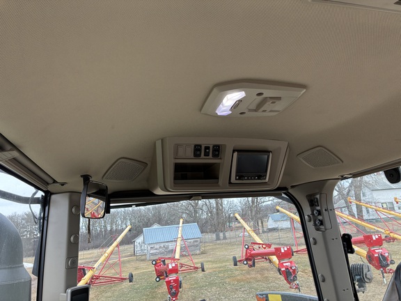 2021 John Deere 7R 230 Tractor