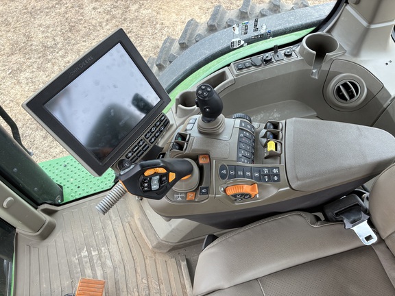 2021 John Deere 7R 230 Tractor