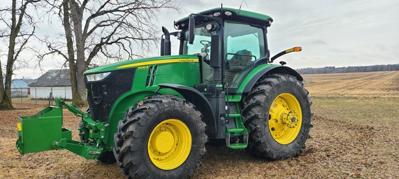 2017 John Deere 7270R Tractor