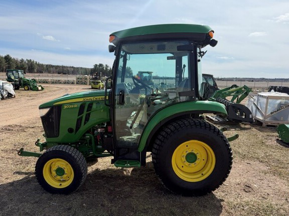 2022 John Deere 3039R Tractor Compact
