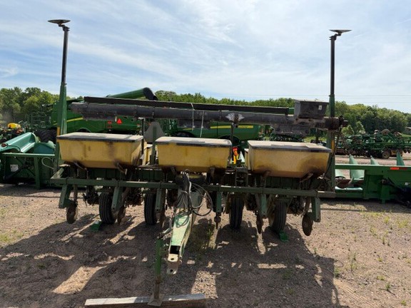 John Deere 7200 Planter