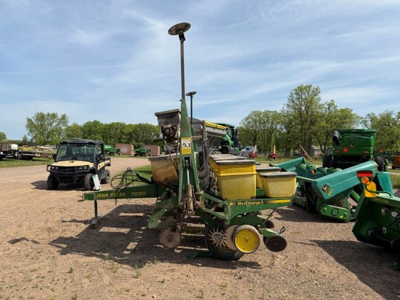 John Deere 7200 Planter