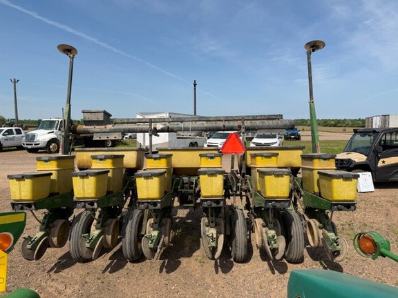 John Deere 7200 Planter