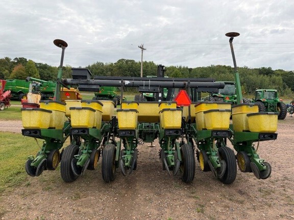 John Deere 7200 Planter