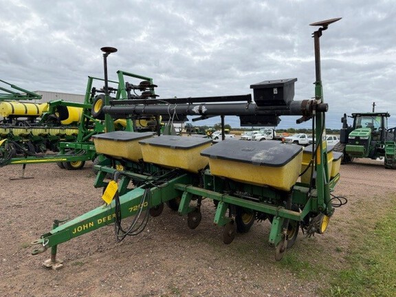 John Deere 7200 Planter