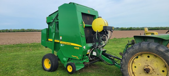 2007 John Deere 468 Baler/Round