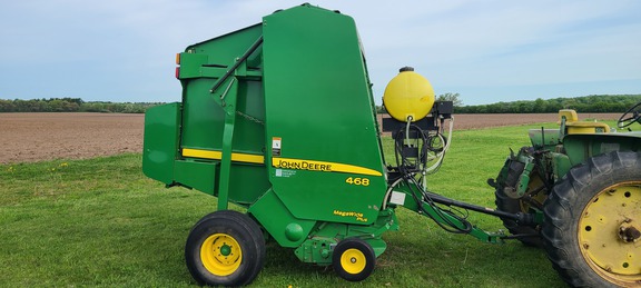 2007 John Deere 468 Baler/Round