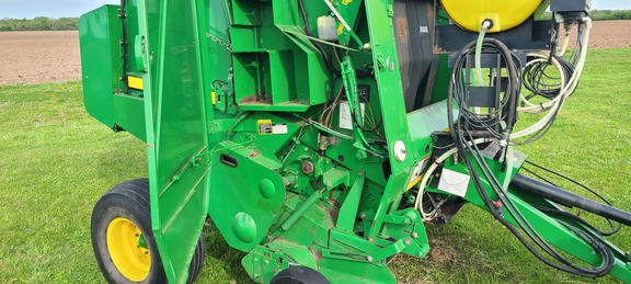 2007 John Deere 468 Baler/Round