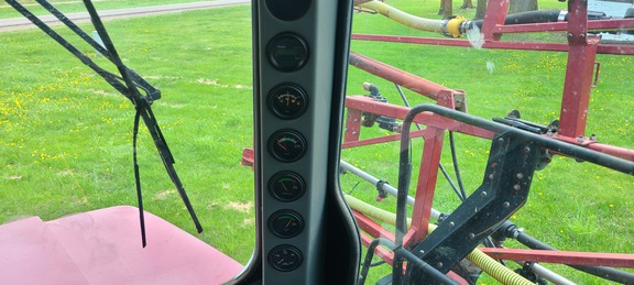 2001 Case IH SPX4260 Sprayer/High Clearance