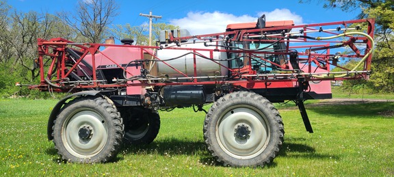 2001 Case IH SPX4260 Sprayer/High Clearance