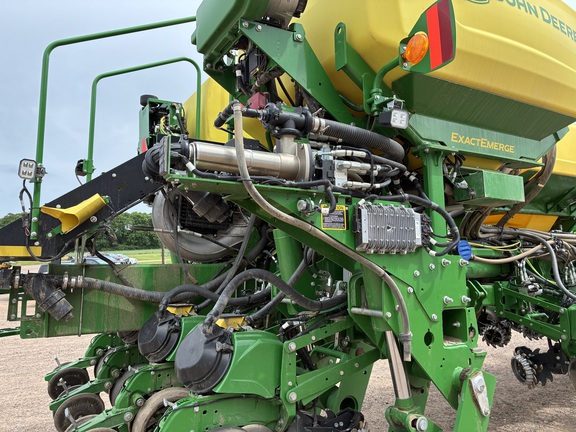 2021 John Deere 1775NT Planter