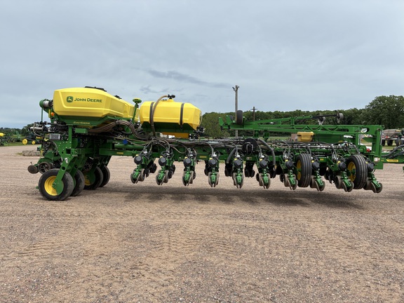 2021 John Deere 1775NT Planter