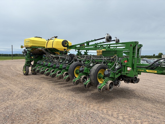 2021 John Deere 1775NT Planter