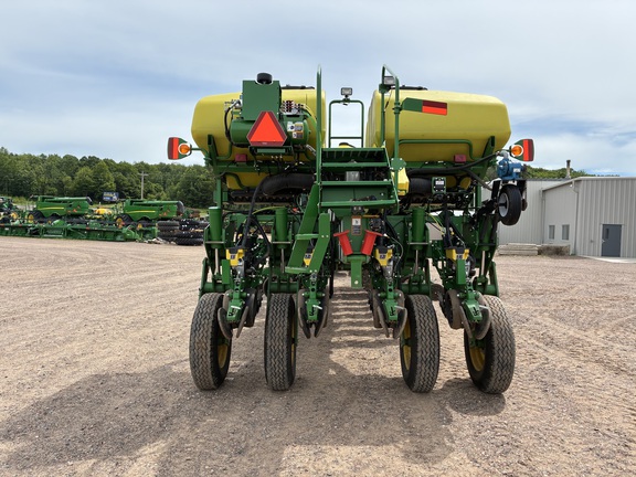 2013 John Deere 1770NT CCS Planter