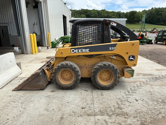 2005 John Deere 320 Skid Steer Loader