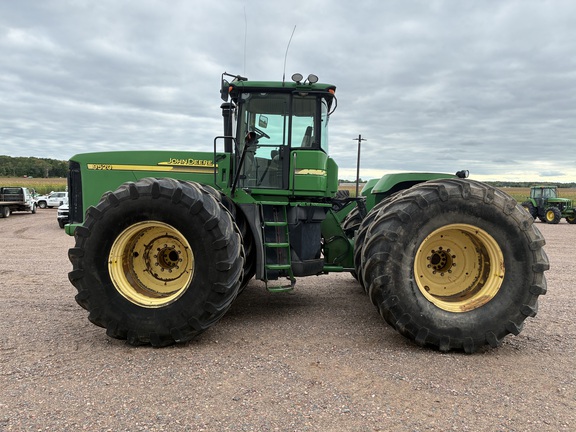 2006 John Deere 9520 Tractor 4WD