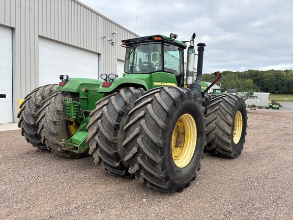 2006 John Deere 9520 Tractor 4WD