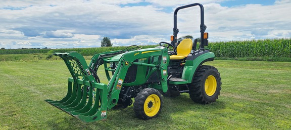 2018 John Deere 2032R Tractor Compact