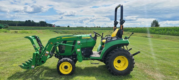 2018 John Deere 2032R Tractor Compact