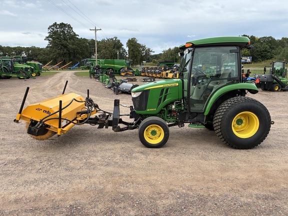 2016 John Deere 4066R Tractor Compact