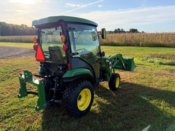 2021 John Deere 2025R Tractor Compact