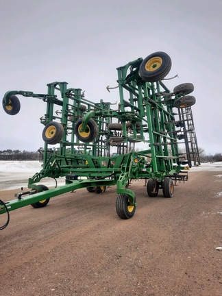 2009 John Deere 2210 Field Cultivator