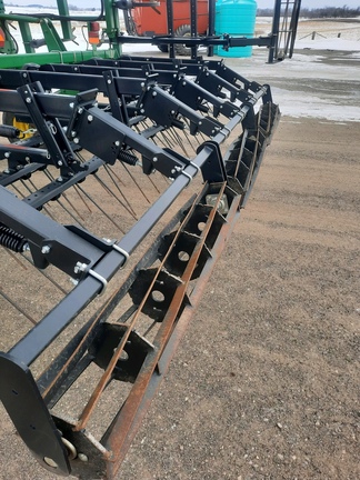 2009 John Deere 2210 Field Cultivator