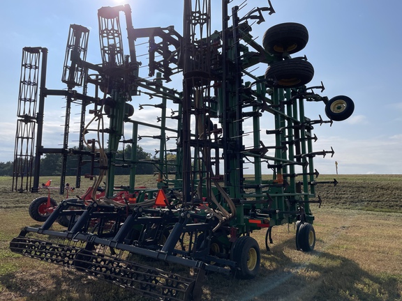 2007 John Deere 2210 Field Cultivator