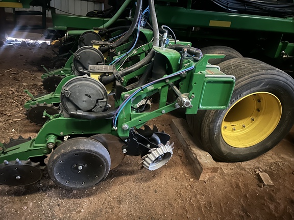 2012 John Deere DB60 Planter