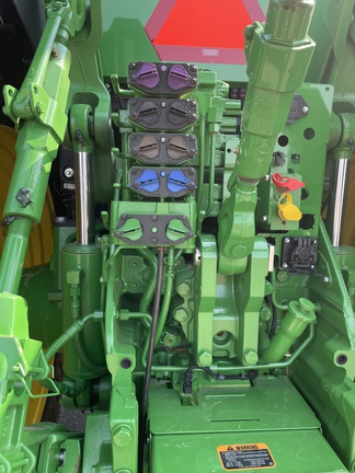 2023 John Deere 8R 370 Tractor