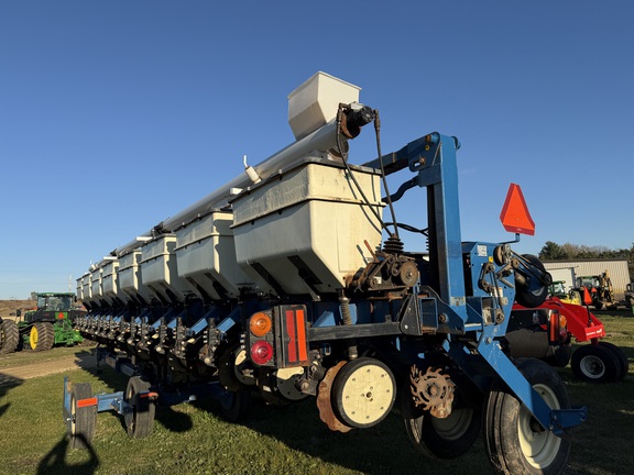 2013 Kinze 3600 Planter