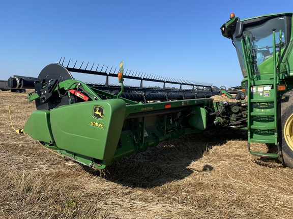 2015 John Deere 635FD Header Combine